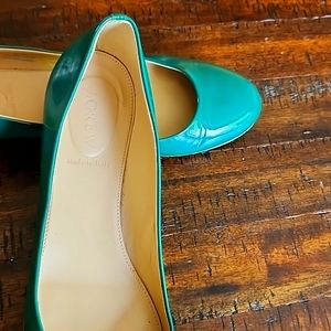 J. Crew Janey, emerald green Patent Leather Flats With Gold Heel Sz 9